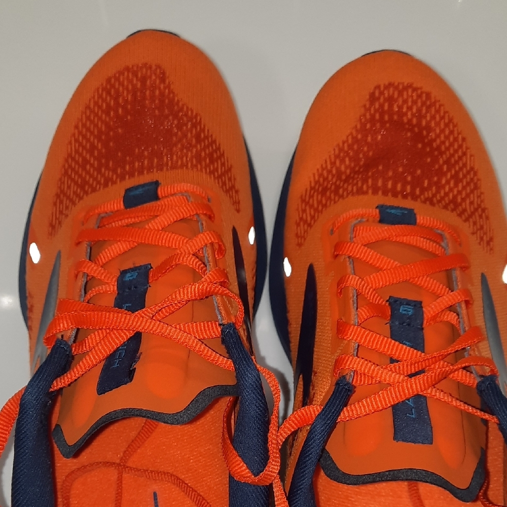Brooks Men's Athletic Shoes in Orange and Navy 11.5 LAUNCH - Picture 15 of 16